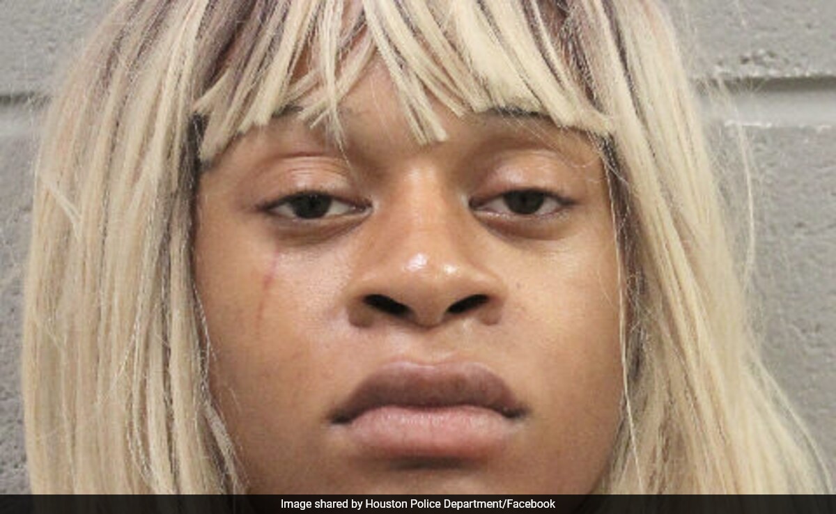 You are currently viewing Video Shows US Trans Woman Running Over Man, Kissing His Body And Stabbing Him 9 Times