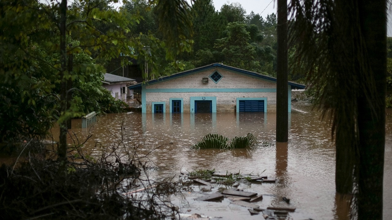 Read more about the article Video: Heavy rains in Brazil kill 13 people, 21 missing