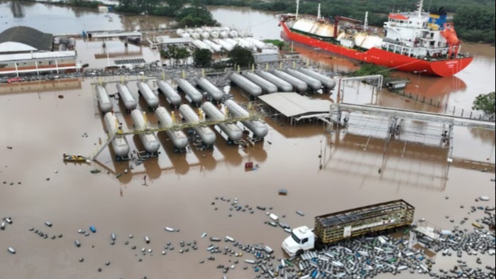 You are currently viewing 143 killed in Brazil floods, government announces emergency spending