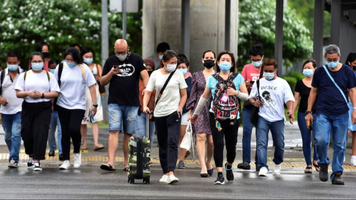 Singapore witnesses new Covid wave, people advised to wear masks