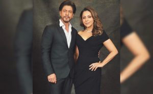 Read more about the article Shah Rukh Khan, Hospitalised Due To Heat Stroke, Visited By Gauri Khan In Ahmedabad