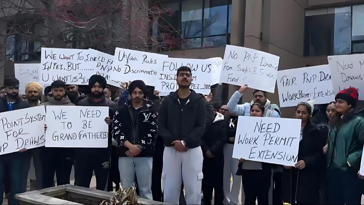 Read more about the article Indian students in Canada face deportation, protest against new immigration rule