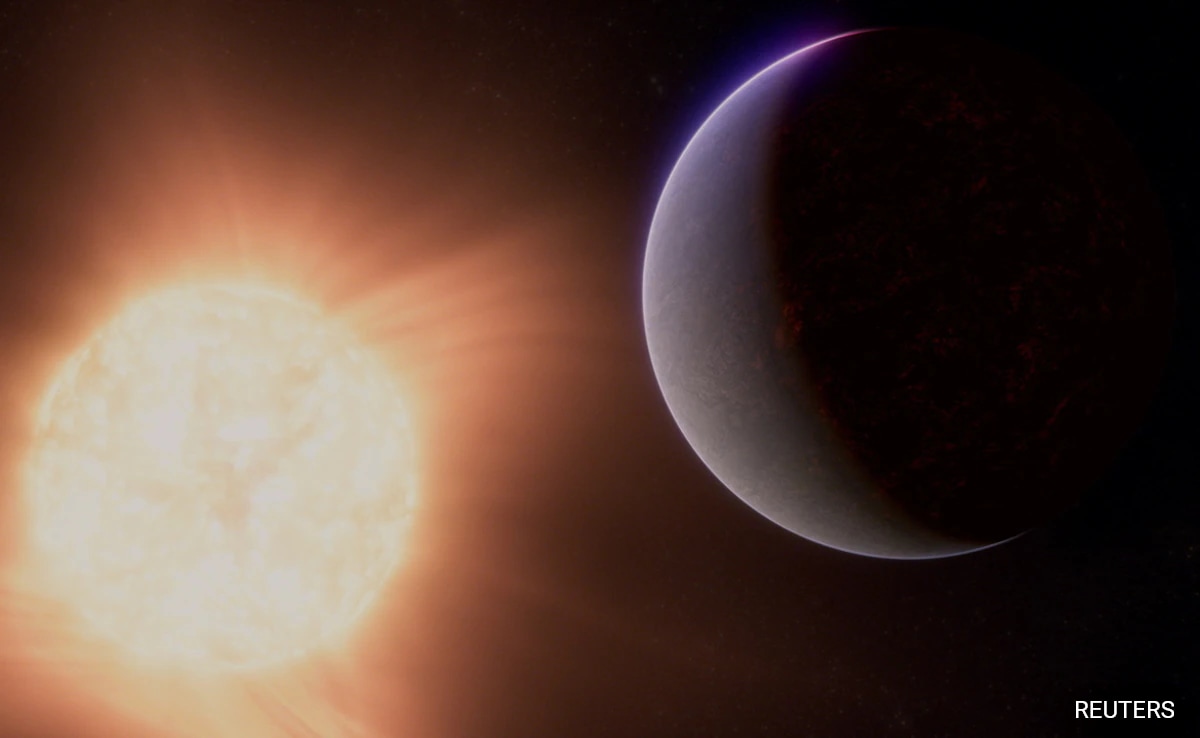 Astronomers Detect Rocky Planet With Atmosphere