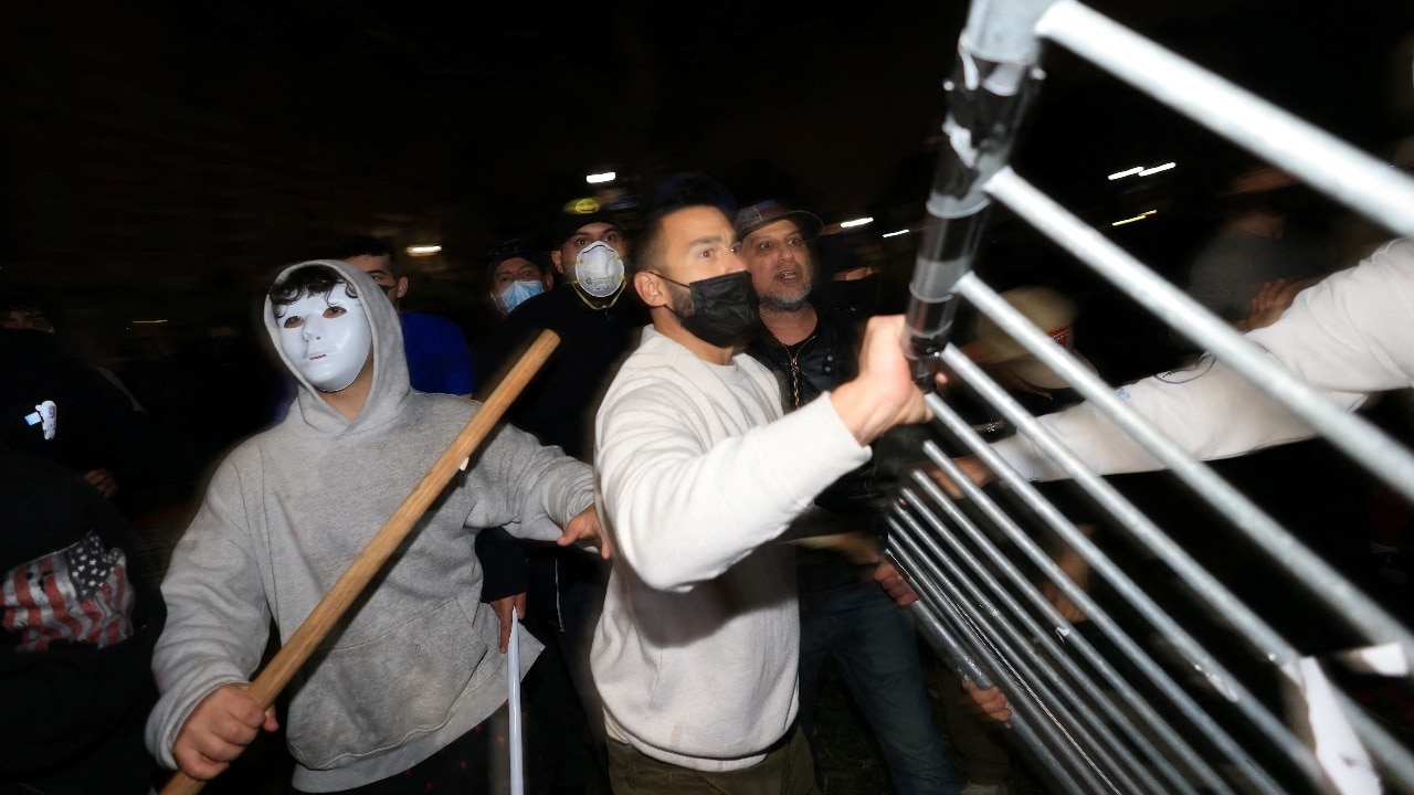 Video: Violent clashes erupt between pro-Israel and pro-Palestine protesters in LA