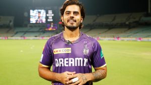 Read more about the article "It's Middle Finger, Can't Show You": KKR Star's Chat With Harsha Is Viral