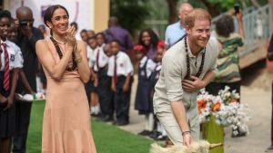 Read more about the article Meghan Markle wears ‘Windsor’ gown on Nigeria trip, draws chatters online