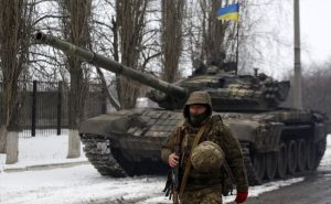 Read more about the article Ukrainian Soldier Draws Horrors Of War, Says It Helps To Not “Go Mad”
