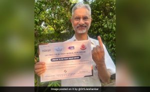 Read more about the article "First Male Voter In My Booth": S Jaishankar Holds Up His Certificate