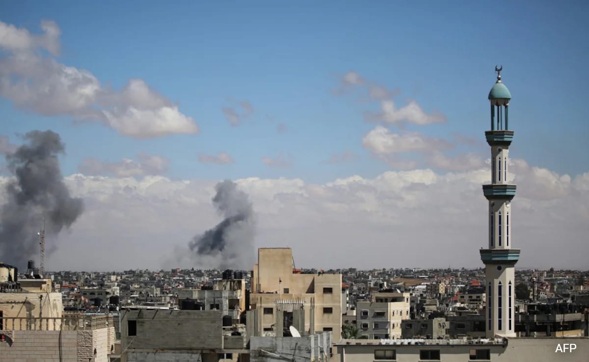 Read more about the article Israel Army Says Rockets From Rafah Again Target Key Gaza Crossing