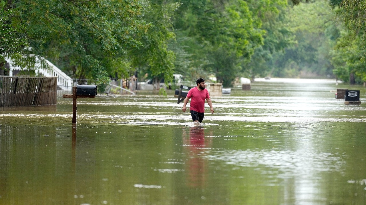 Video: Hundreds stranded, await rescue amid Texas floods