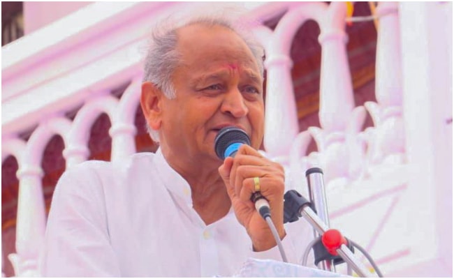 Read more about the article KL Sharma "Familiar Face" In Amethi For The Past 40 Years: Ashok Gehlot