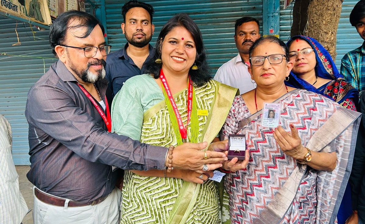 Bhopal Voters Win Diamond Rings At Event To Raise Turnout – With A Catch