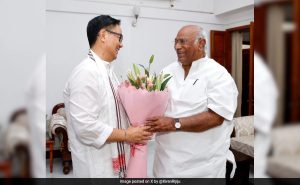 Read more about the article Parliamentary Affairs Minister Kiren Rijiju Calls On Congress Chief