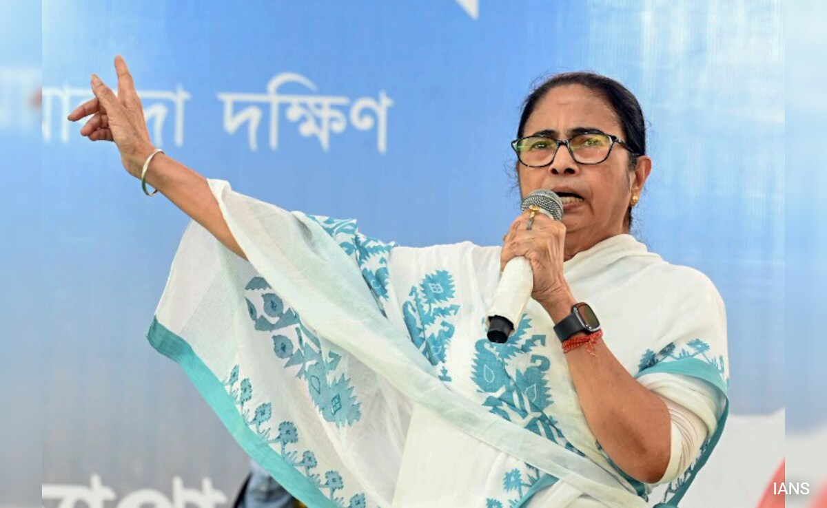 You are currently viewing "Sometimes Governments Last Only A Day": Mamata Banerjee's Reminder
