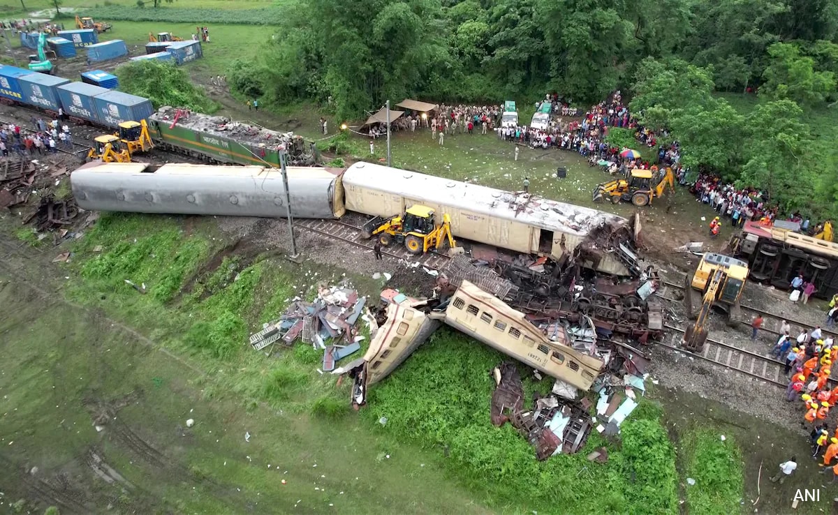 Read more about the article Human Error Or Signal Failure: What Led To Kanchanjunga Train Accident