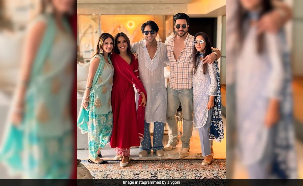 Read more about the article Eid Al-Adha: Inside Aly Goni's Famjam With Girlfriend Jasmin Bhasin, Arslan Goni And Sussanne Khan