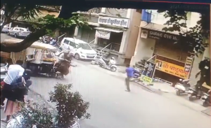 Read more about the article Caught On CCTV: Kolhapur Crash Sets Off 'Ghost Auto' Run, Five Injured