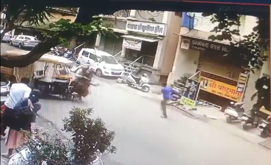 Caught On CCTV: Kolhapur Crash Sets Off 'Ghost Auto' Run, Five Injured