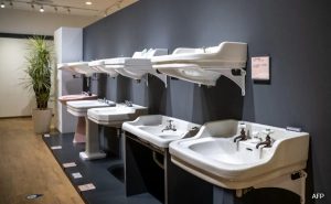 Read more about the article Japan’s High-Tech Toilets Go Global