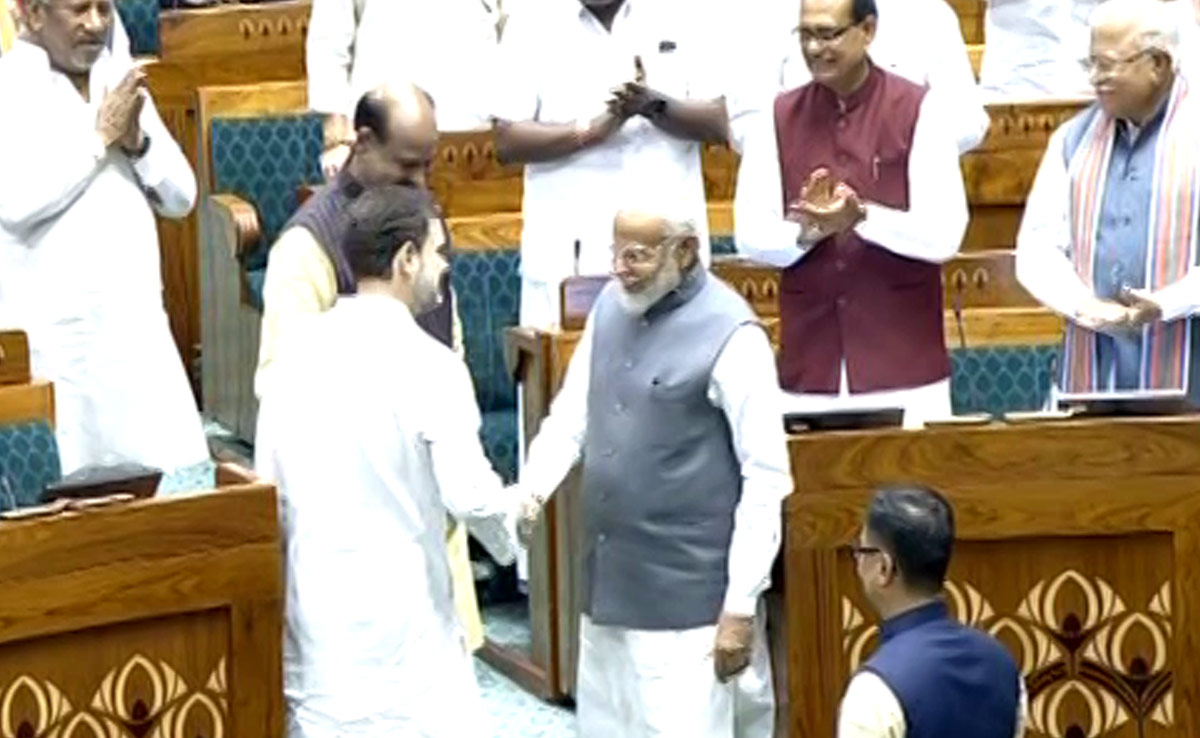 PM, Rahul Gandhi Shake Hands As They Welcome Lok Sabha Speaker Om Birla