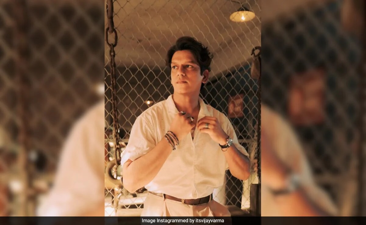 You are currently viewing Vijay Varma On Mirzapur 3: "I Don't Want The Throne, I Want To Break It"