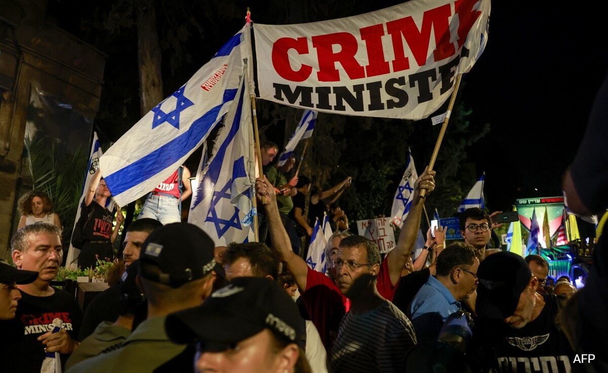 You are currently viewing Thousands Of Israelis Turn Out For Anti-Government Protest