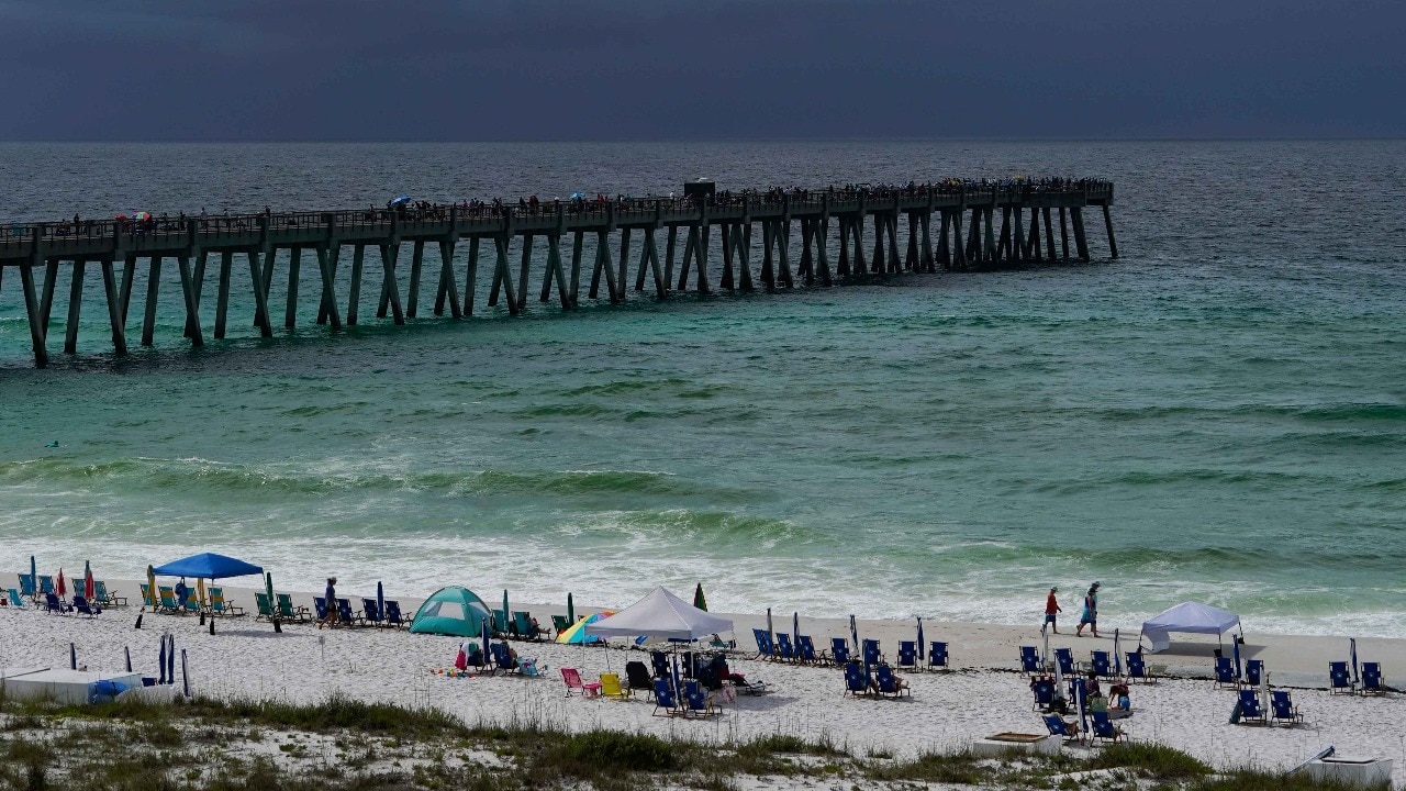 Read more about the article 3 Alabama men dead after becoming distressed while swimming at Florida beach