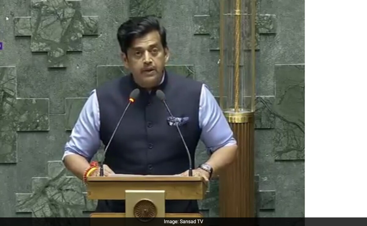 Read more about the article After Ravi Kishan's Oath As MP For 2nd Time, A 'Har Har Mahadev' Chant