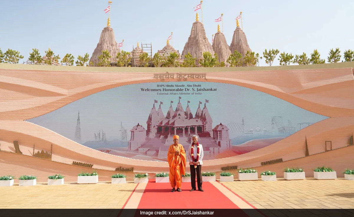 You are currently viewing S Jaishankar Visits UAE’s First Hindu Temple