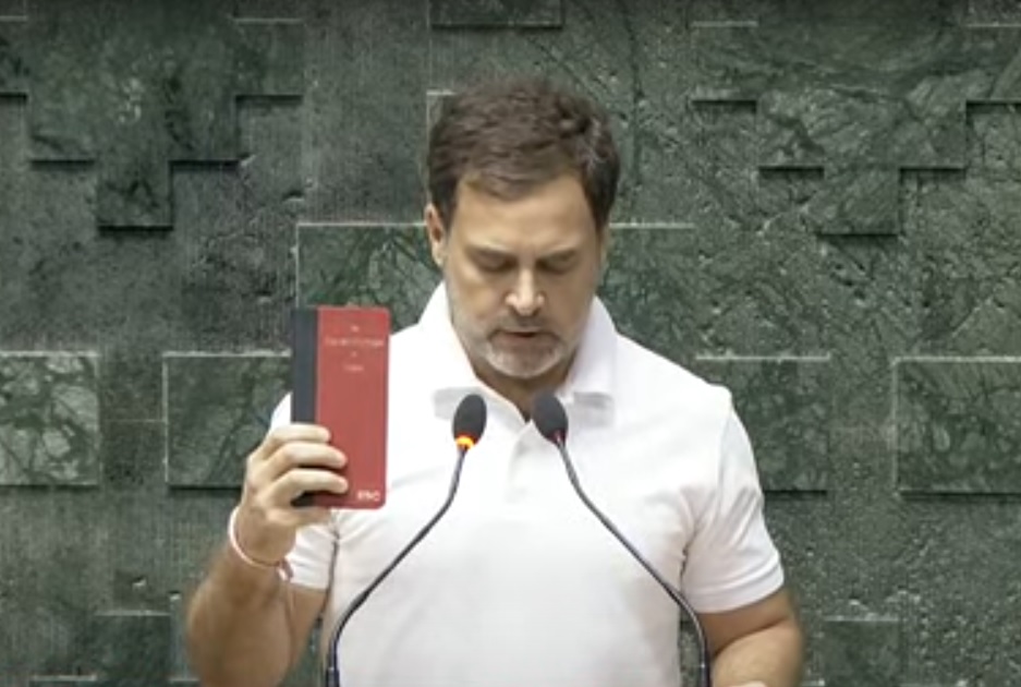 You are currently viewing Video: Rahul Gandhi Holds Up Constitution Booklet During Oath