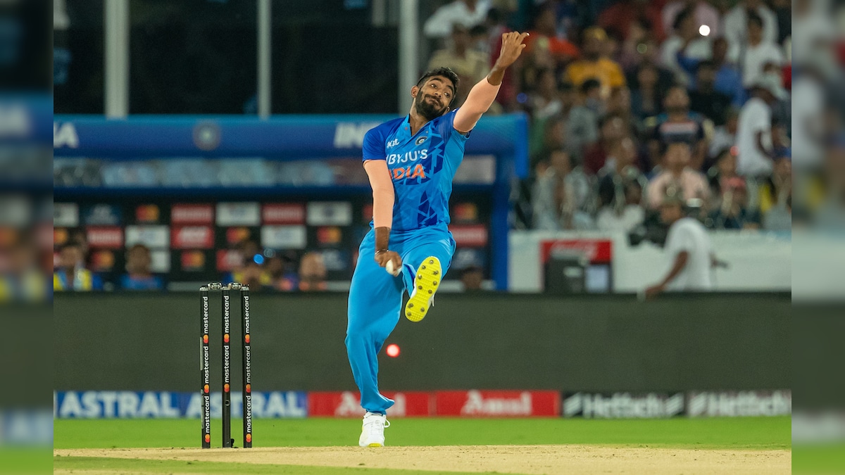 You are currently viewing "Don't Try To Over-Teach": Bumrah Reveals Mantra To Mentor Young Pacers