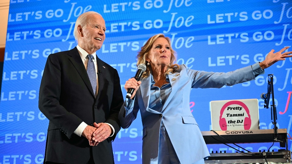 Read more about the article Jill Biden praises husband Joe after US presidential debate against Donald Trump