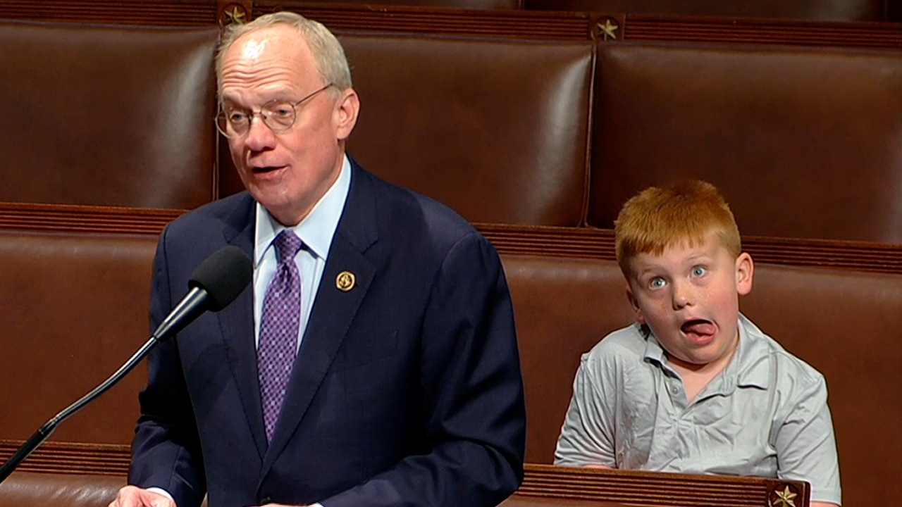 You are currently viewing US Republican John Rose son makes funny faces in House floor and becomes an internet sensation