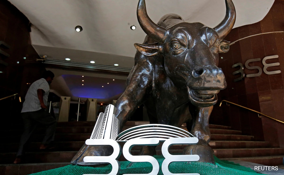 Read more about the article Indian Shares Rise To Record Highs As Markets Open