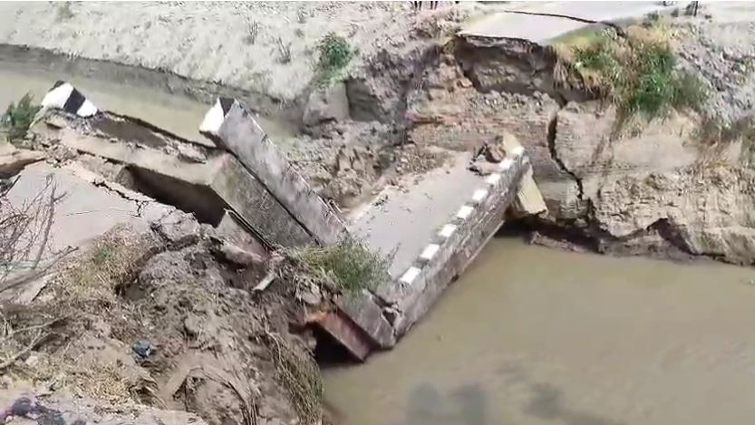 You are currently viewing Bridge Collapse In Siwan Creates Panic; 2nd Incident In Bihar This Week