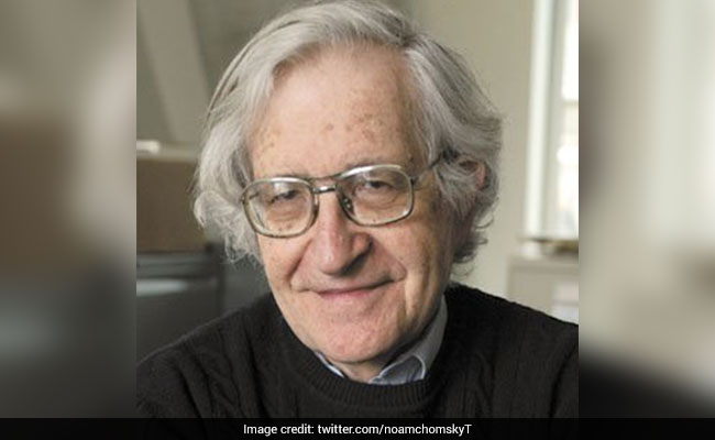 Read more about the article Noam Chomsky, 95, Discharged From Hospital, Will Recover At Brazil Home