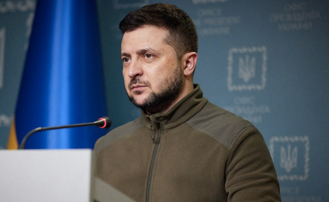 You are currently viewing Amid War With Russia, Volodymyr Zelensky Dismisses Senior Ukrainian Army Commander