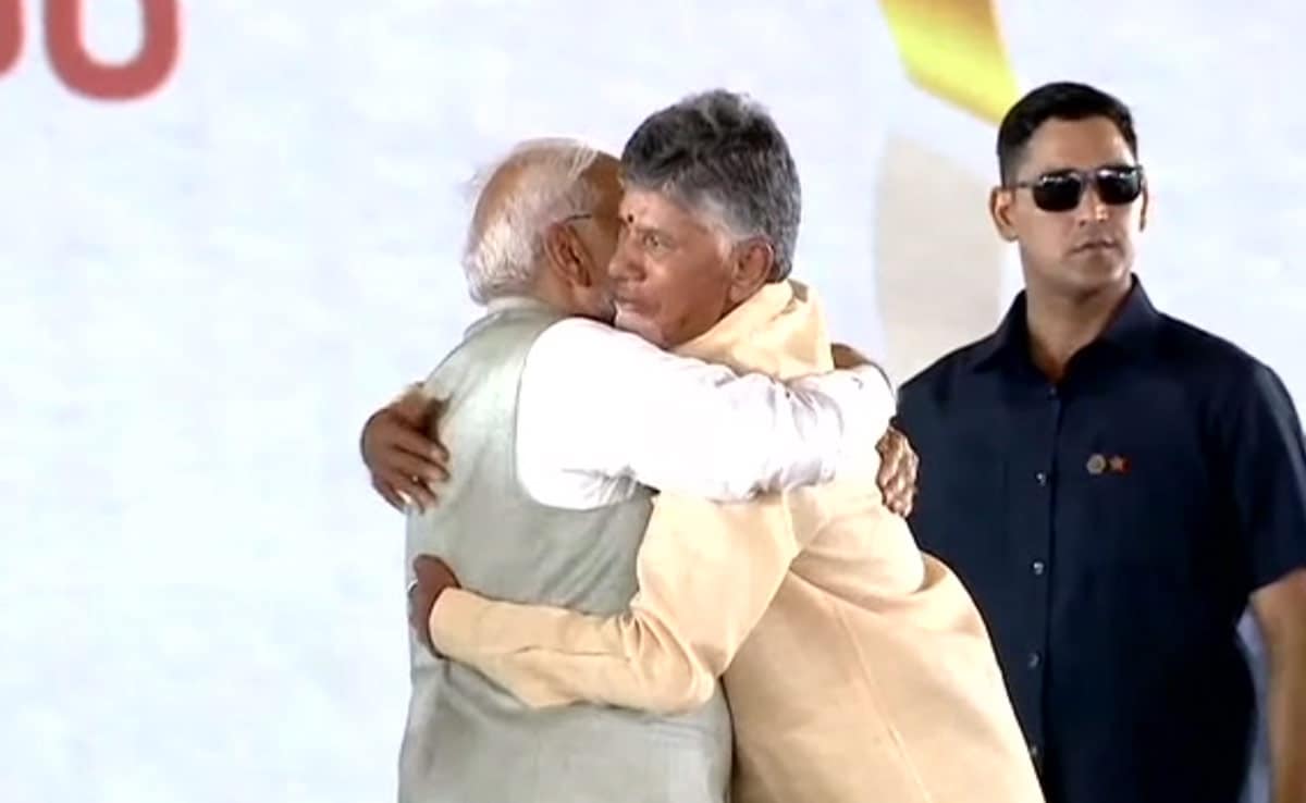 You are currently viewing Watch: Chandrababu Naidu's Special Moment With PM Modi After Oath