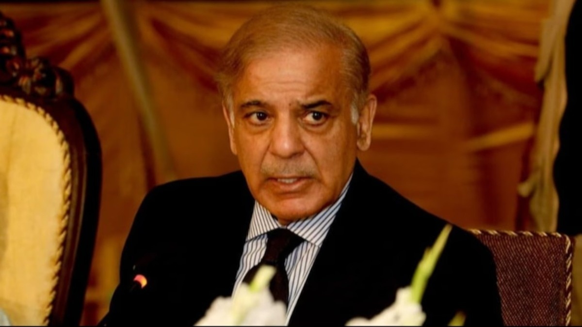 Read more about the article China-Pakistan ties ‘unshakable’: PM Shehbaz Sharif as he leaves for Beijing