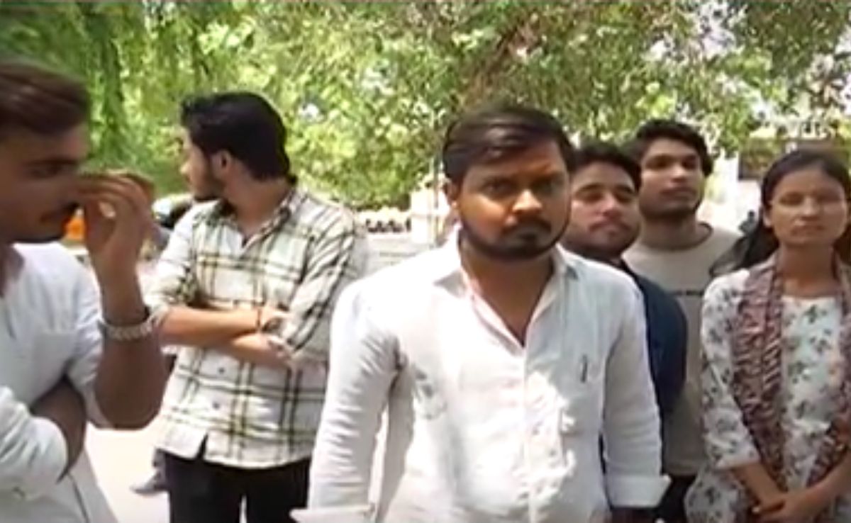 You are currently viewing UGC-NET Aspirants Allege Paper Leak, Day After Their Exam Got Scrapped