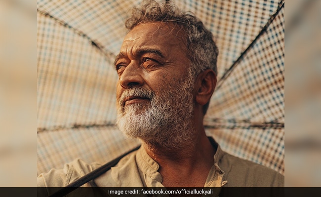 You are currently viewing Singer Lucky Ali Accuses IAS Officer, Her Husband Of "Land Grabbing"