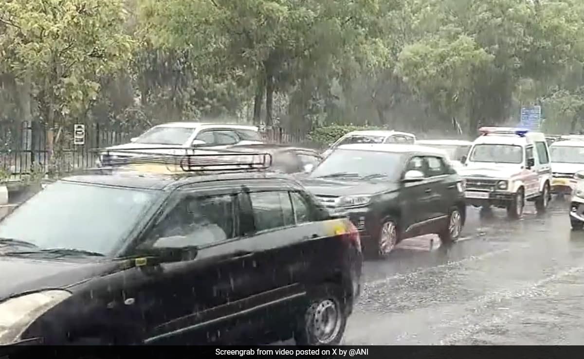 You are currently viewing Rain In Parts Of Delhi, Gurugram Brings Some Relief From Record Heat
