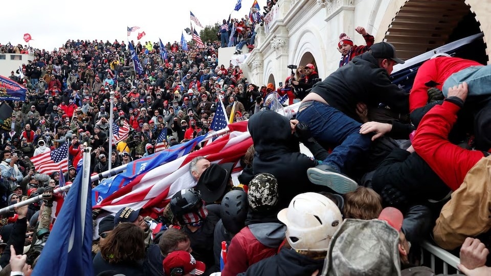 US Supreme Court raises bar for obstruction charge against Capitol rioters, Trump