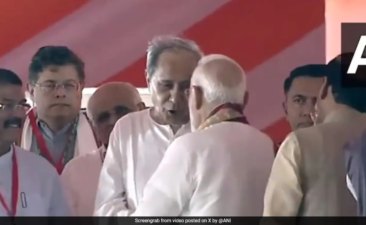 You are currently viewing Watch: After Heated Campaign, PM And Naveen Patnaik Greet Each Other