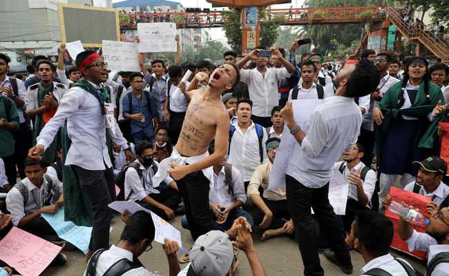Read more about the article 3 Bangladesh Student Protest Leaders Taken By Police From Hospital: Report