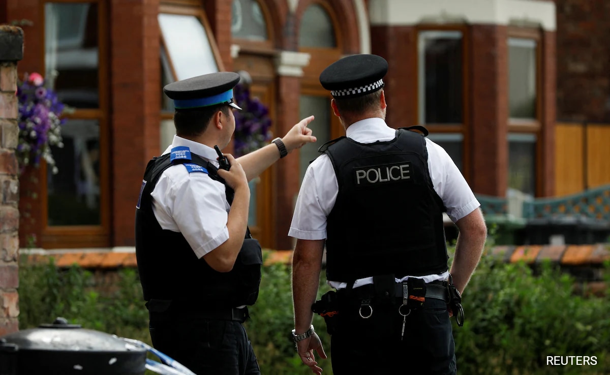 Violent Crowd Clashes With UK Police After Young Girls Killed