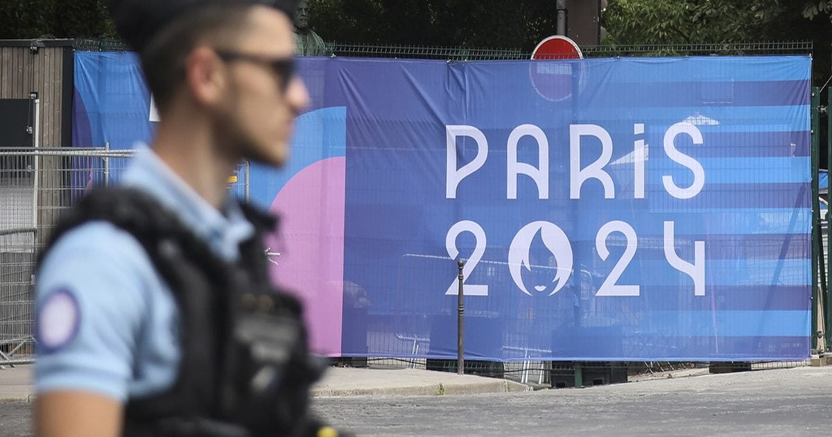 Paris Olympic:सड़क पर पुलिस, आसमान में जेट विमान, पेरिस में सुरक्षाकर्मी तैनात