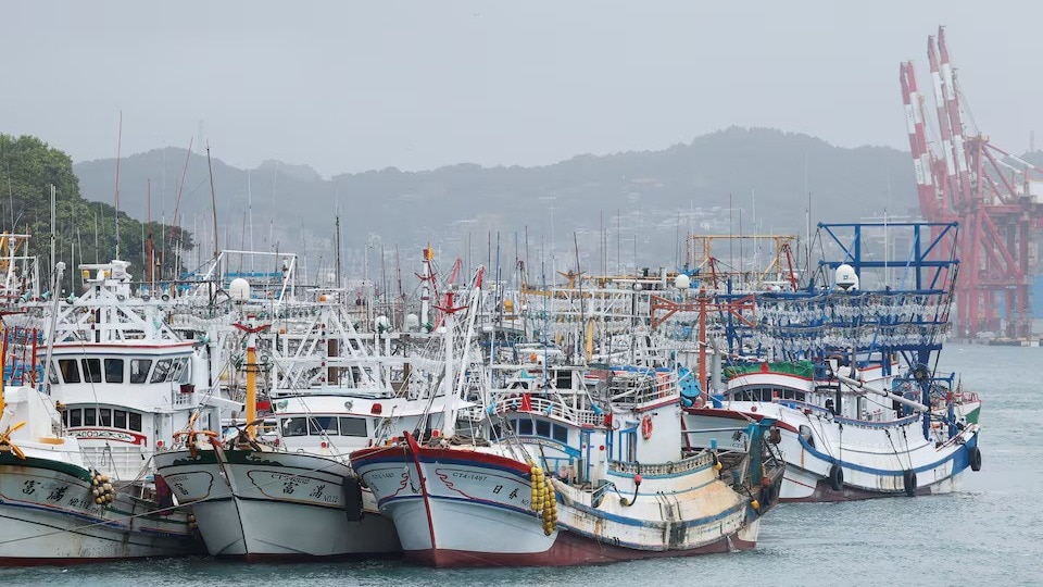 Typhoon Gaemi passes Taiwan, freight ship sinks, 2 dead