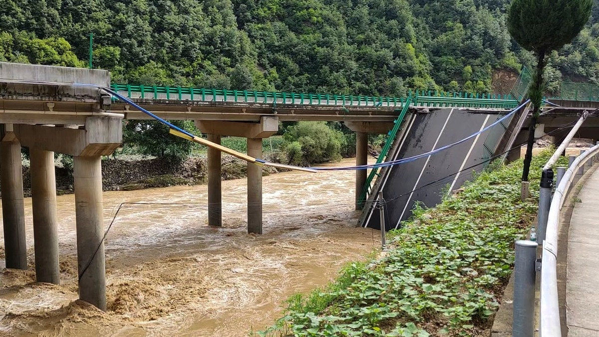 11 dead as China bridge collapses due to flash floods after heavy rain