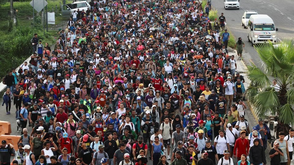 US: 3,000 migrants travel in caravans to US border from Mexico, undeterred by crackdown